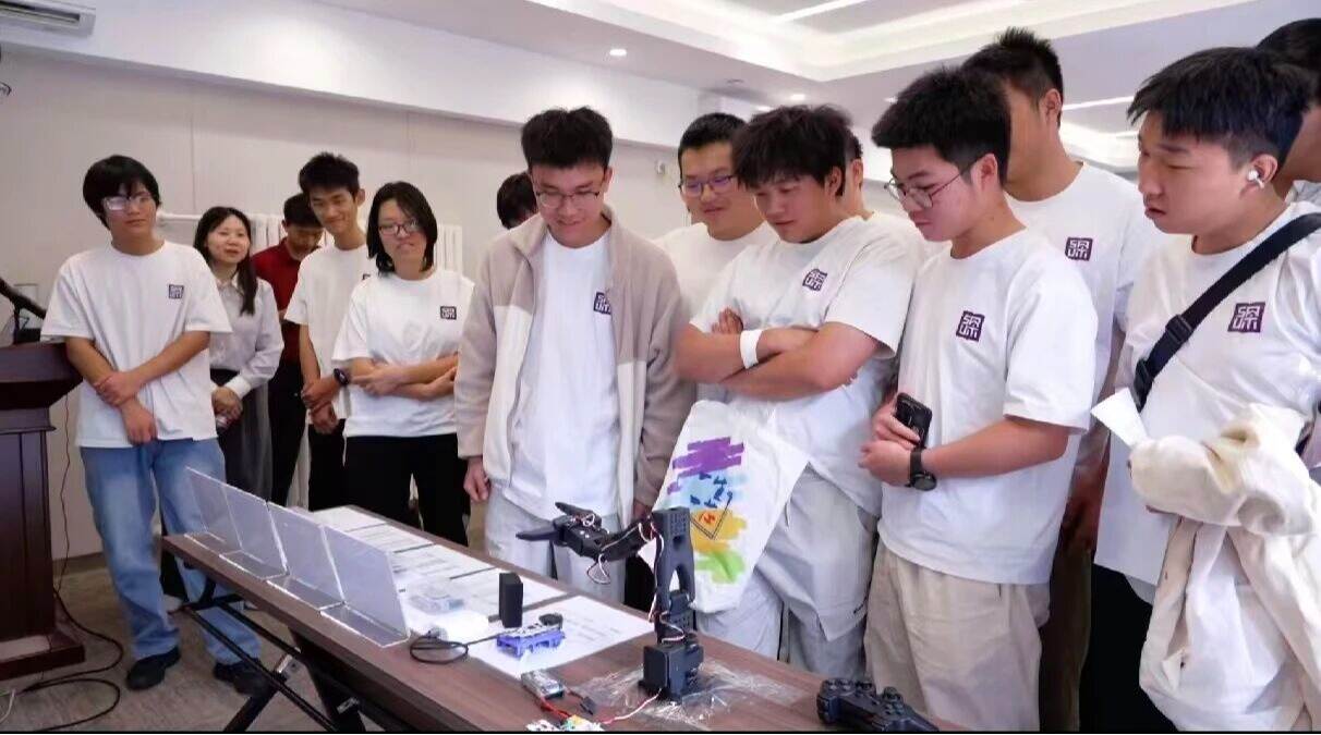 追光前行！深圳理工学子赴京感悟科学家精神