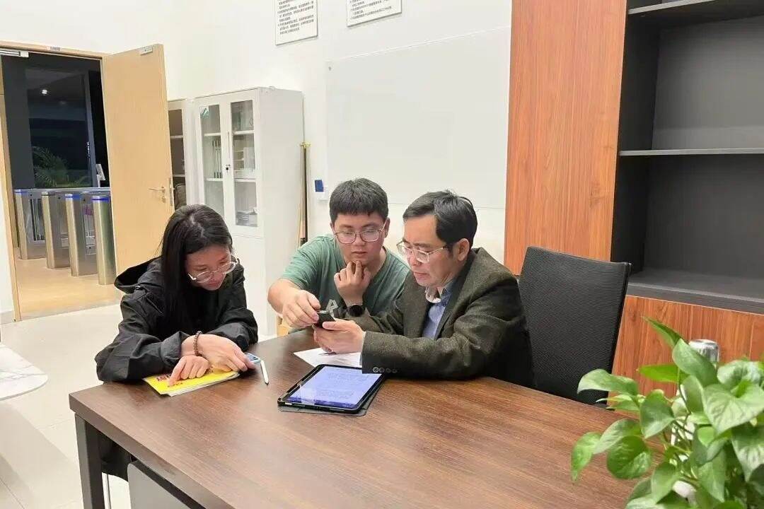 达标率99.13%!深圳理工大一学生英语四级考试交出“硬核答卷”